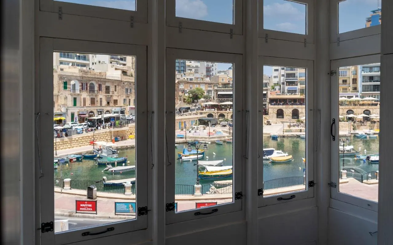 The Rose Hostel Saint Julian's