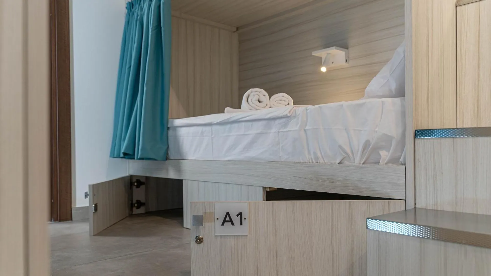 The Rose Hostel San Giuliano 0*,